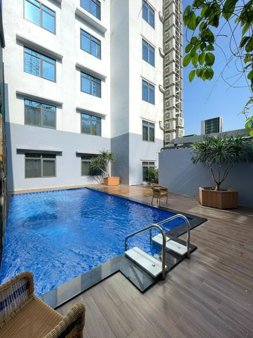 Lake Hills Hotel ها لونغ المظهر الخارجي الصورة