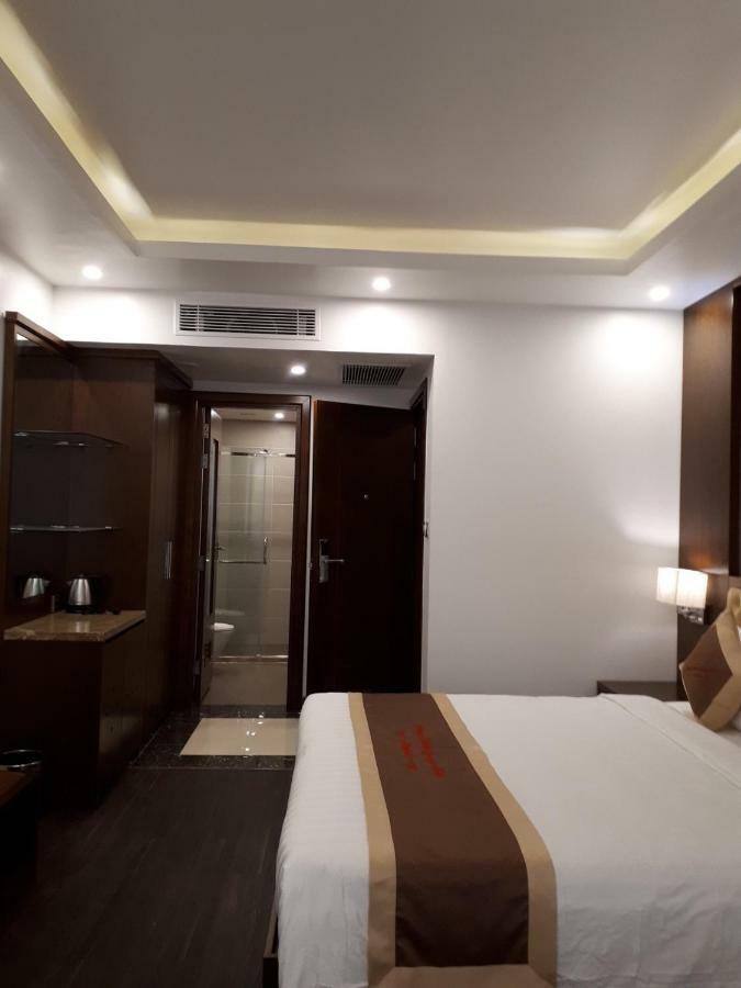 Lake Hills Hotel ها لونغ المظهر الخارجي الصورة